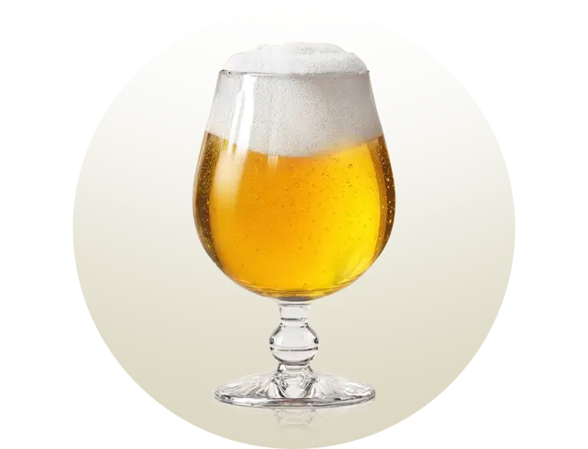 Copo de cerveja do tipo Goblet ou Cálice, com taça larga e haste curta, ideal para realçar aromas complexos, permitir goles generosos e manter a espuma de cervejas encorpadas e intensas, como as Belgian Ales e Strong Ales.