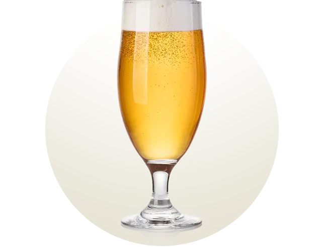 Copo de cerveja tipo Pokal, de formato elegante com corpo curvo e haste curta, ideal para manter a temperatura e destacar o aroma e a clareza de cervejas mais leves ou lagers especiais.